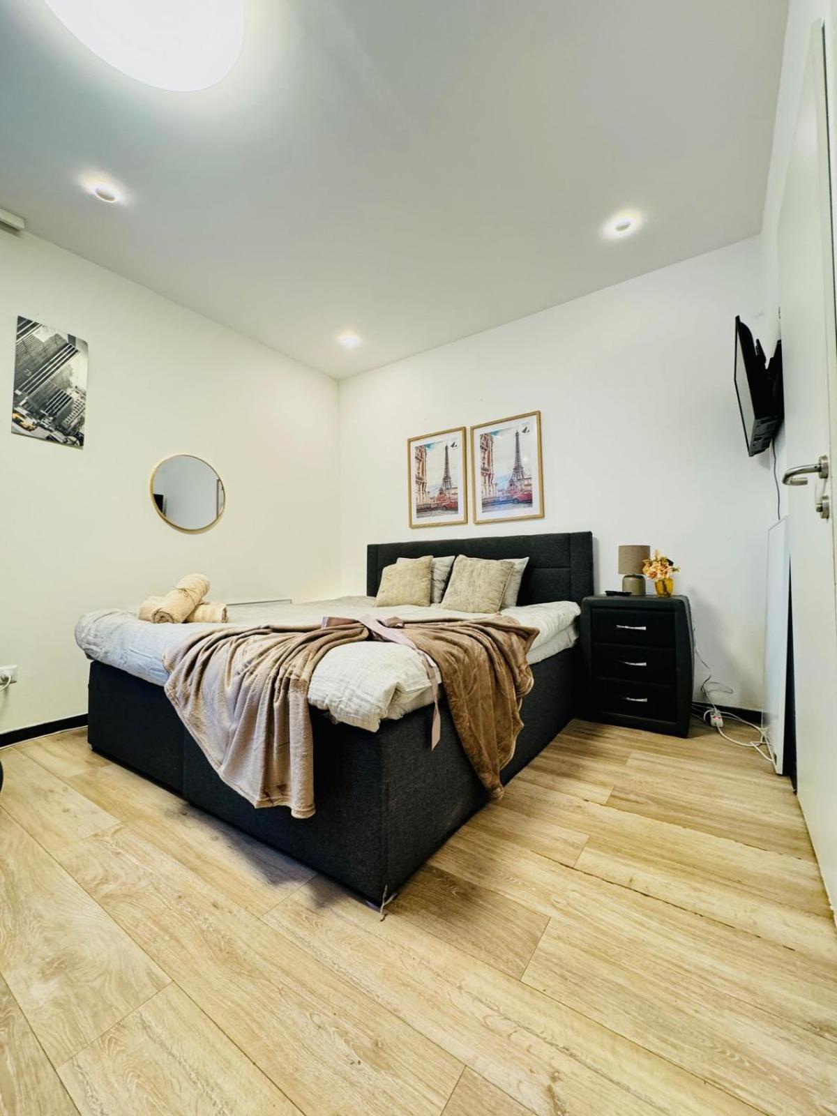 וינה Central King Studio - 10 Mins Walk From Downtown מראה חיצוני תמונה